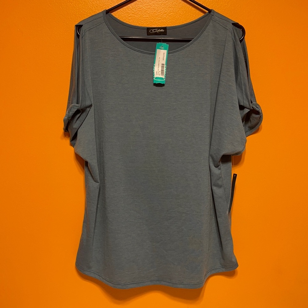 NWT Romey Cold Shoulder Knit Top